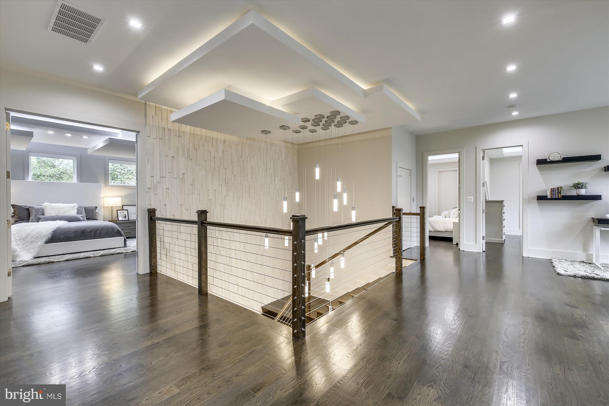 LEE HEIGHTS - Residential