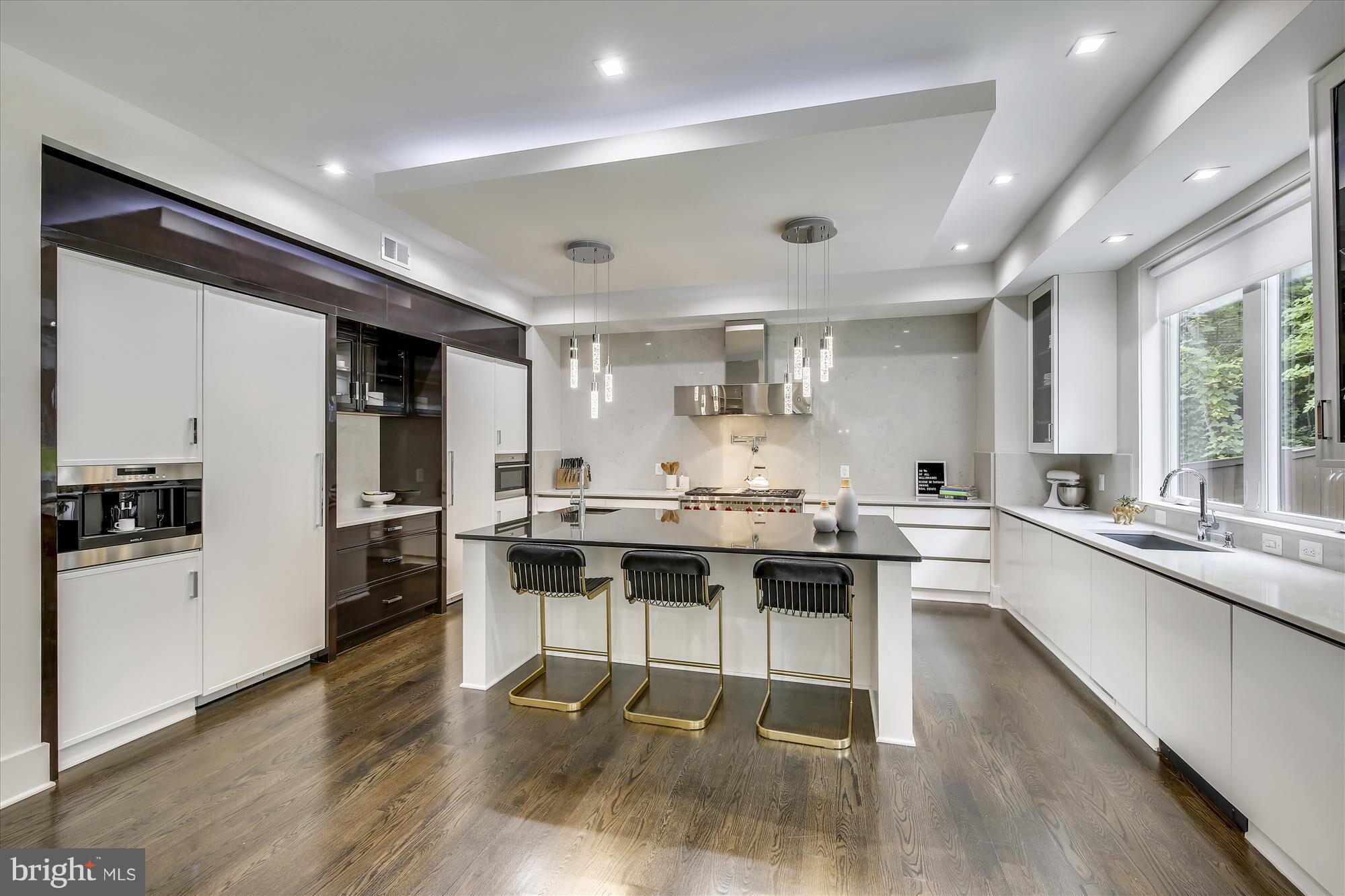 LEE HEIGHTS - Residential