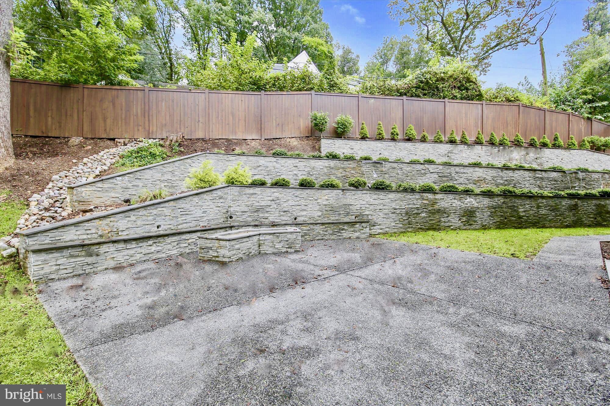 LEE HEIGHTS - Residential