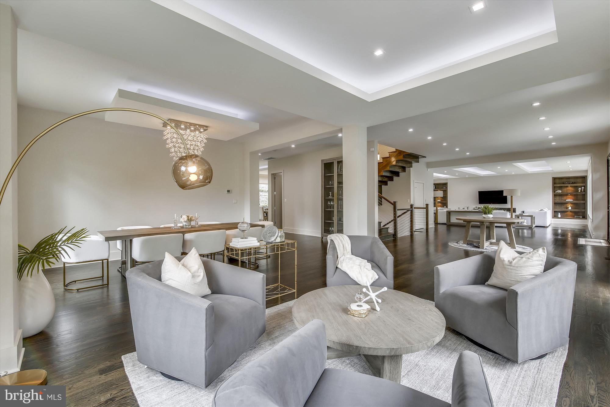 LEE HEIGHTS - Residential