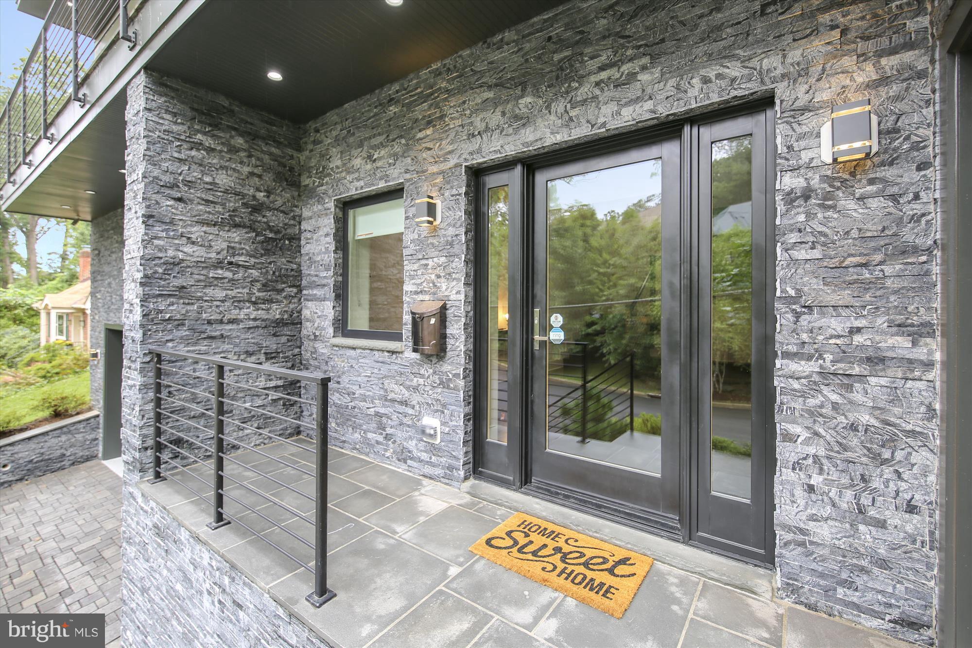 LEE HEIGHTS - Residential