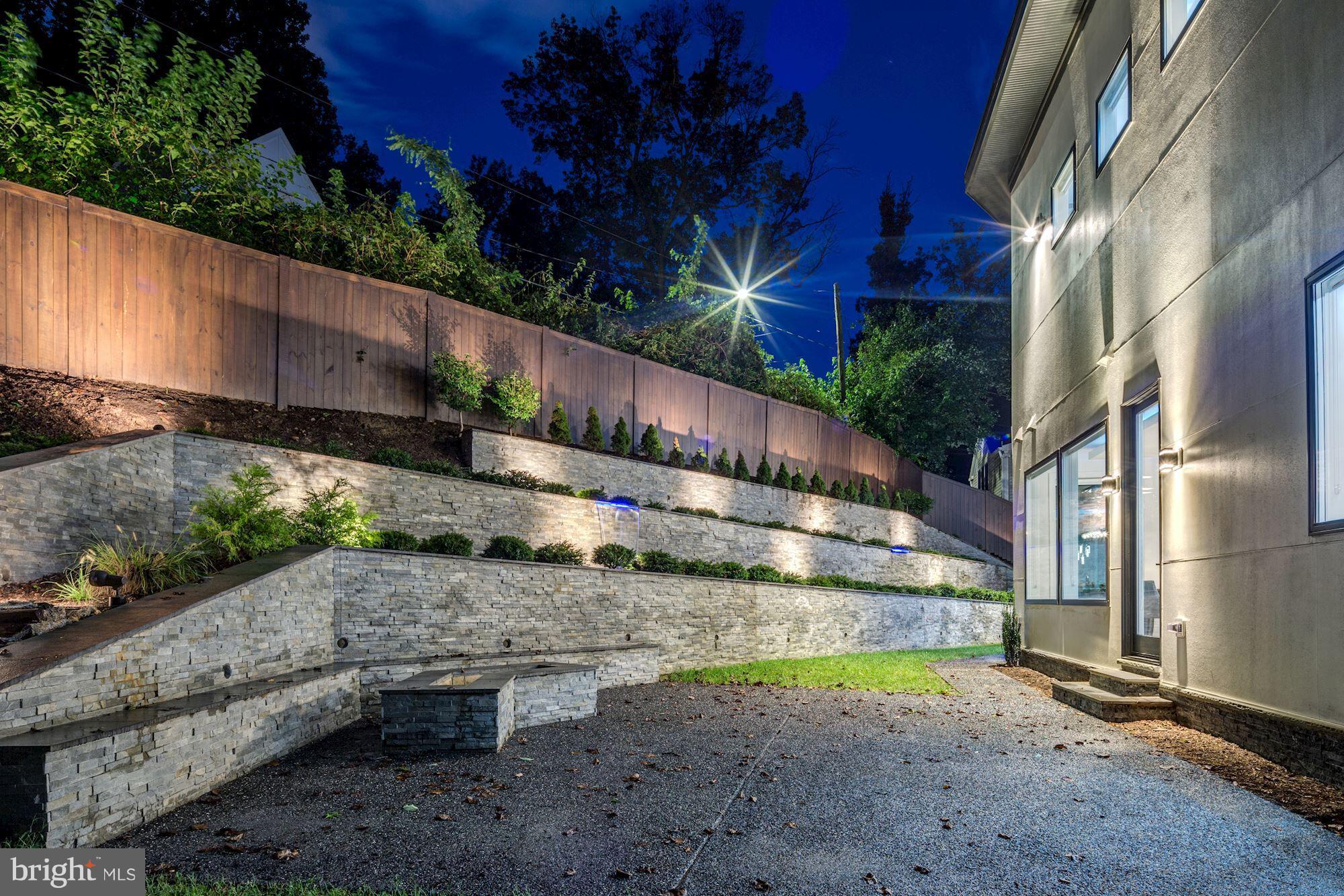 LEE HEIGHTS - Residential