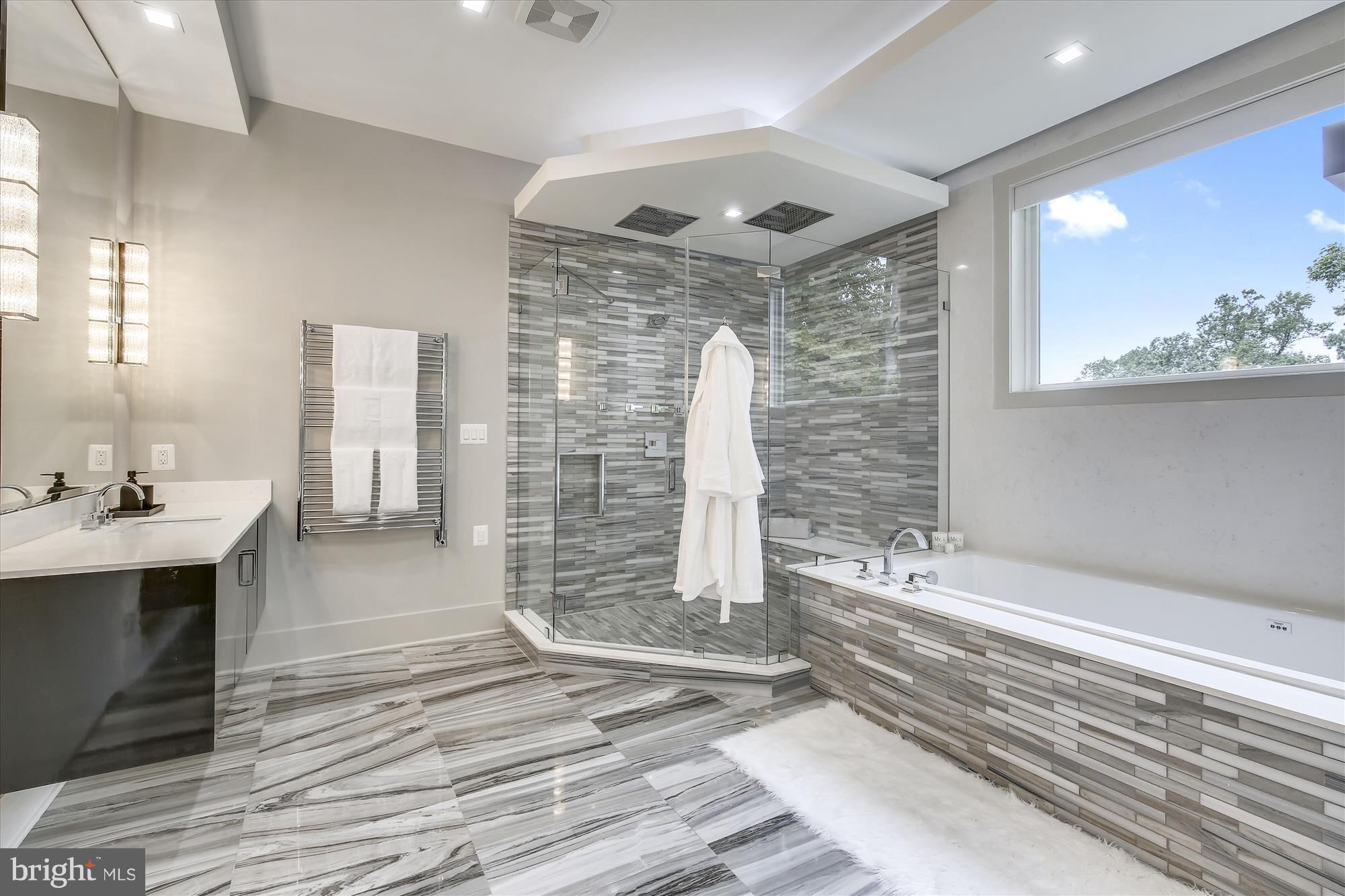 LEE HEIGHTS - Residential