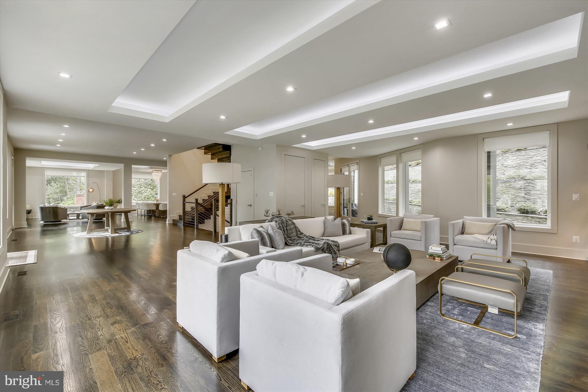 LEE HEIGHTS - Residential