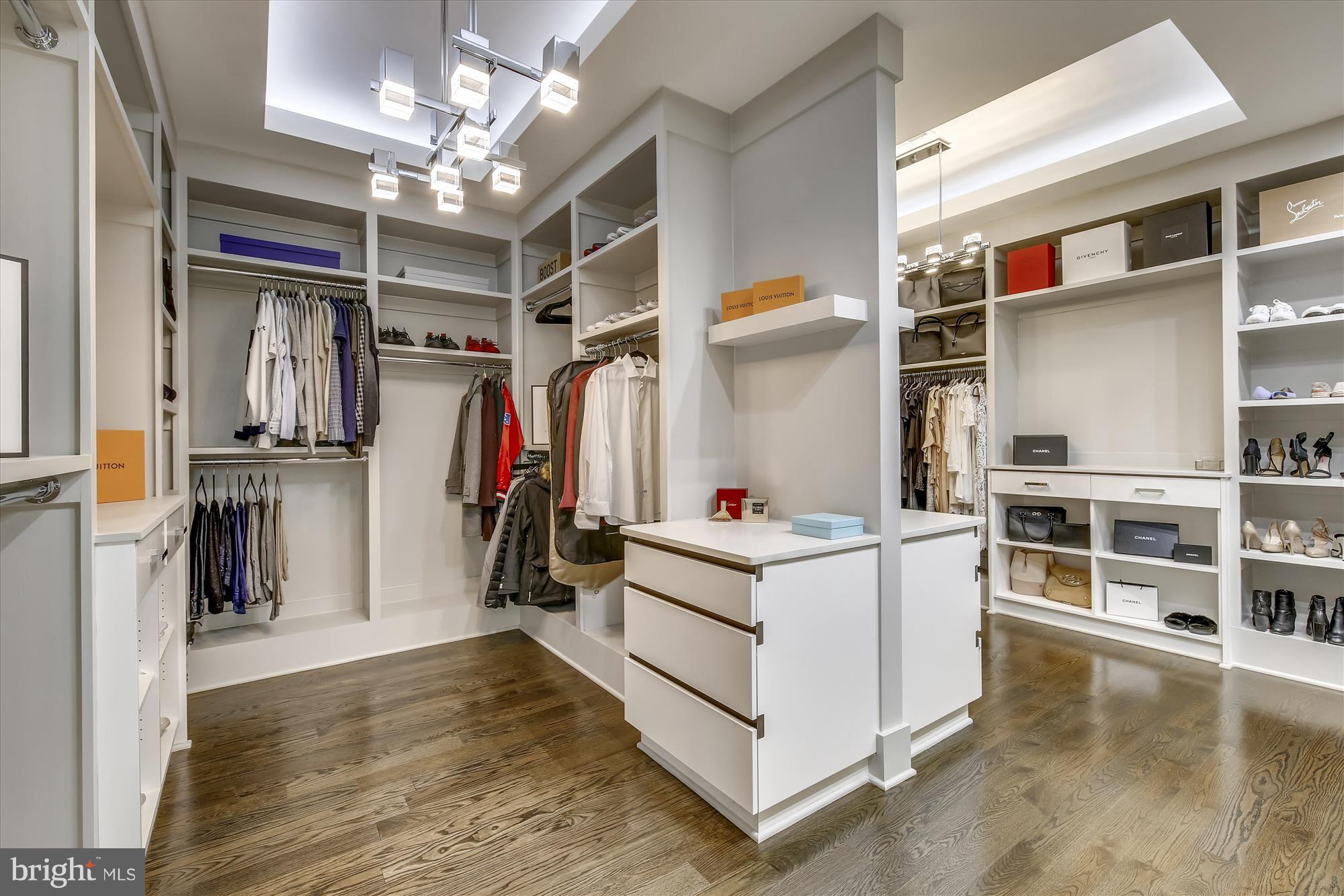 LEE HEIGHTS - Residential