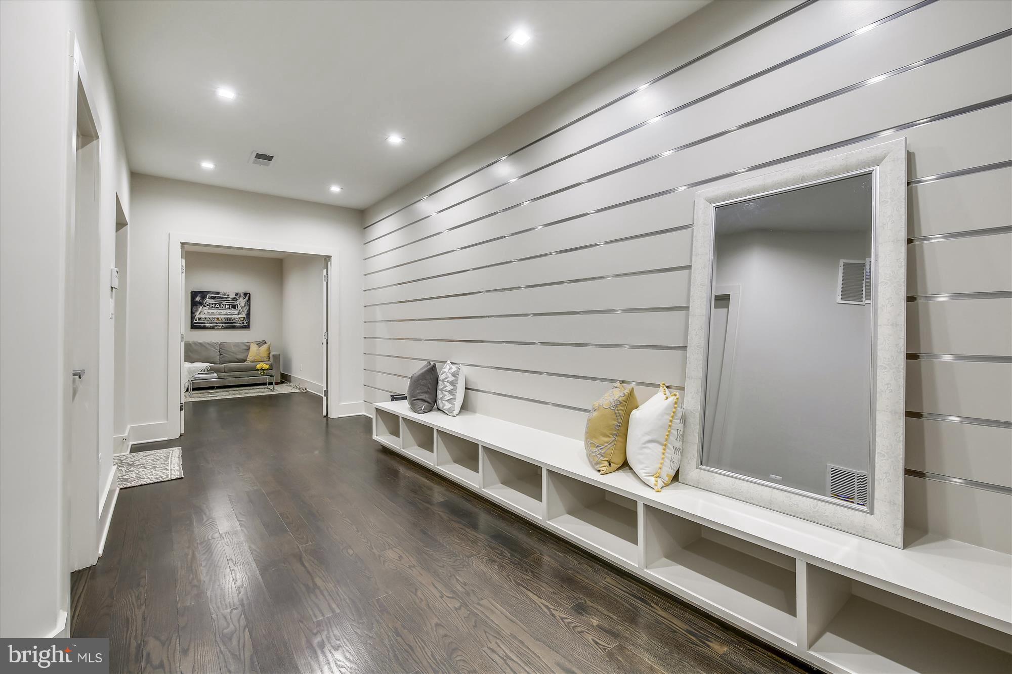 LEE HEIGHTS - Residential