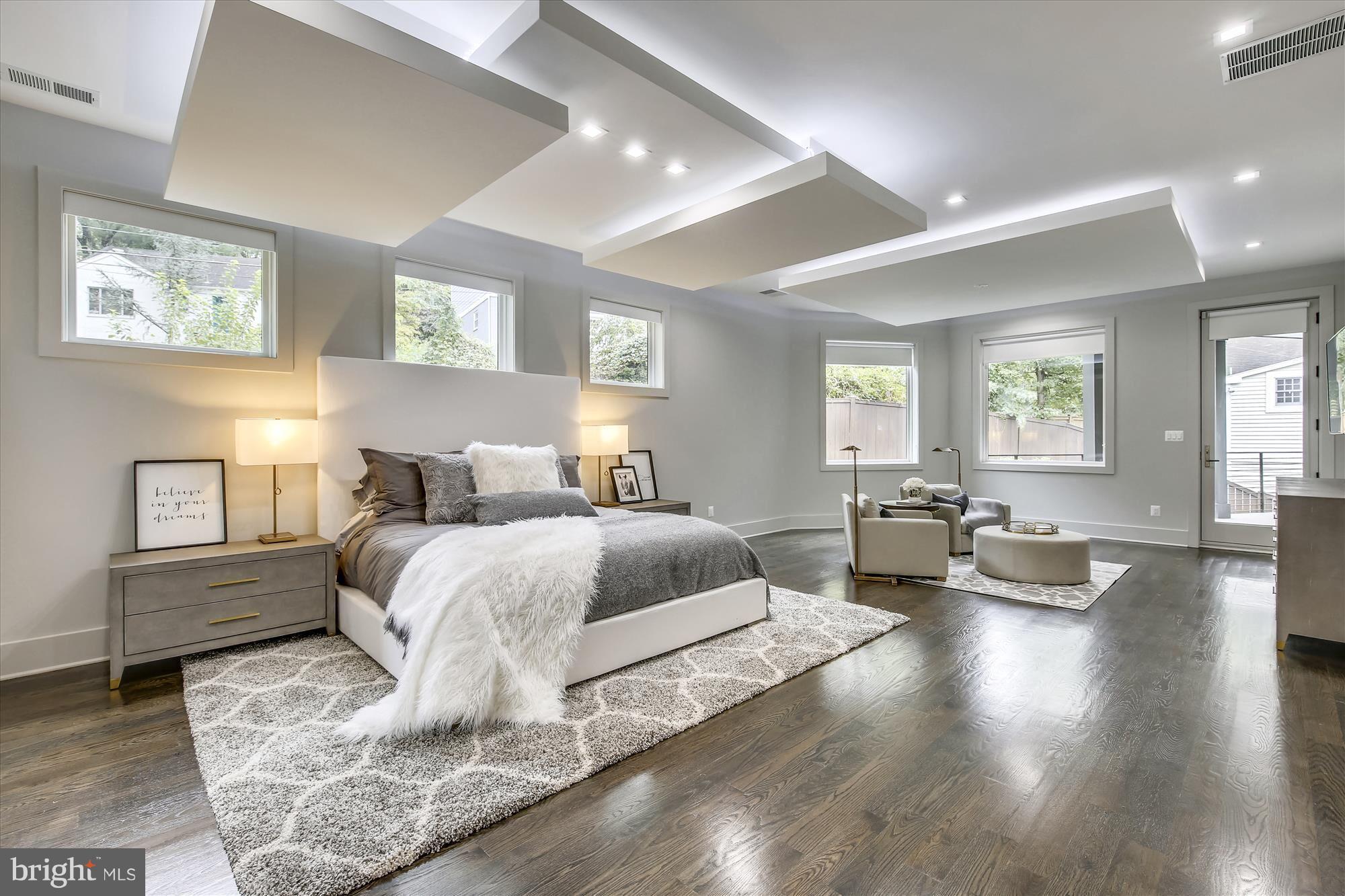 LEE HEIGHTS - Residential