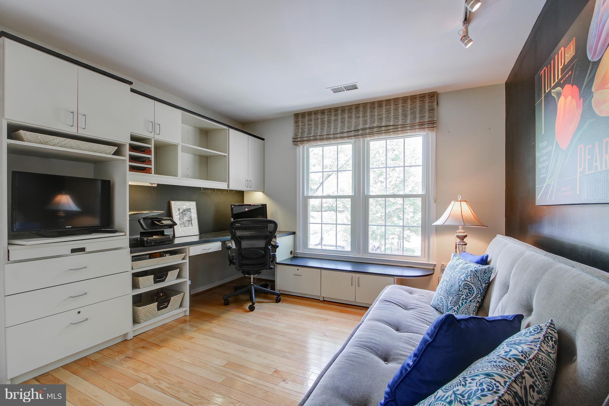 LUXBERRY COURTS - Residential