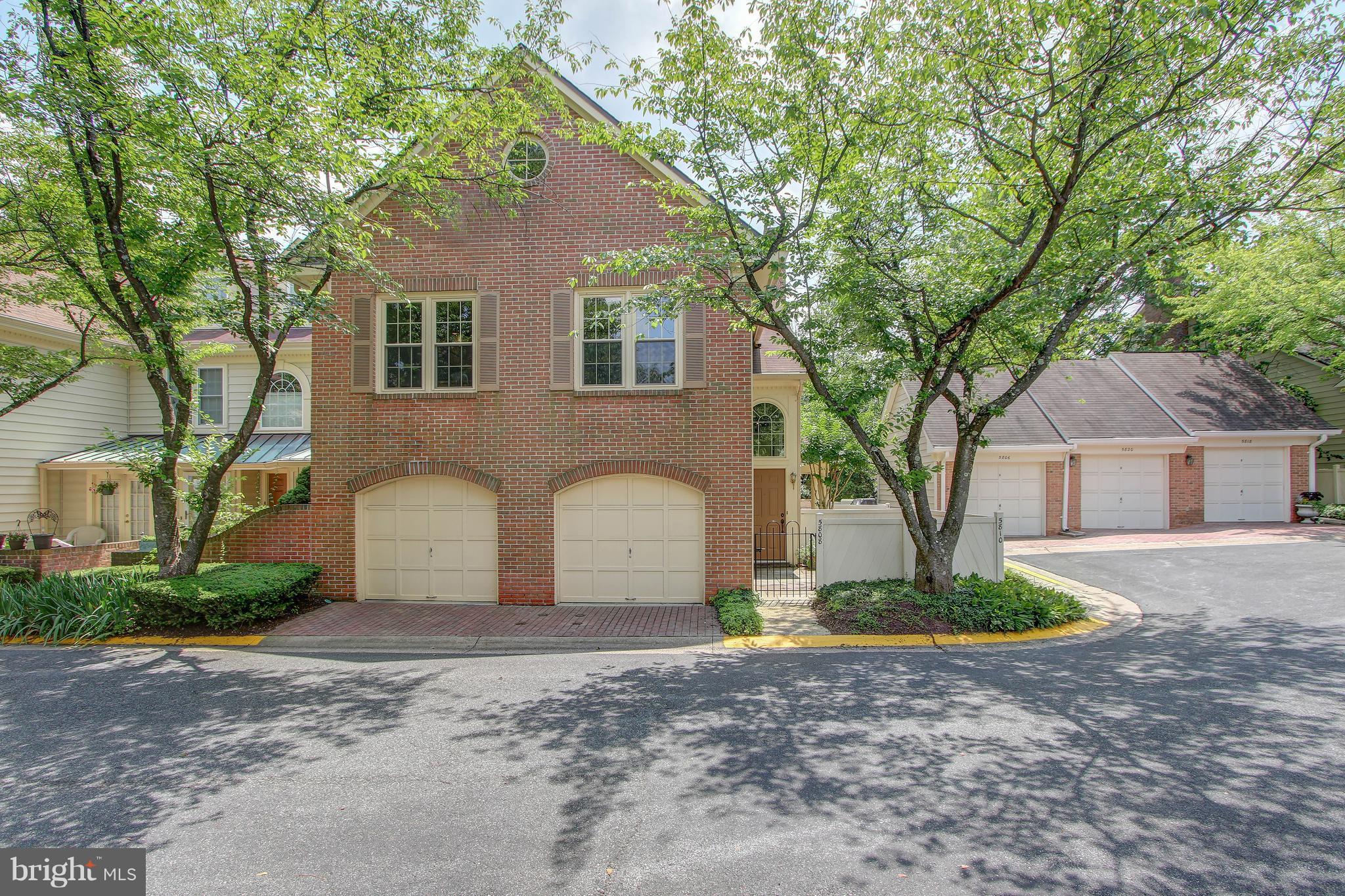 LUXBERRY COURTS - Residential