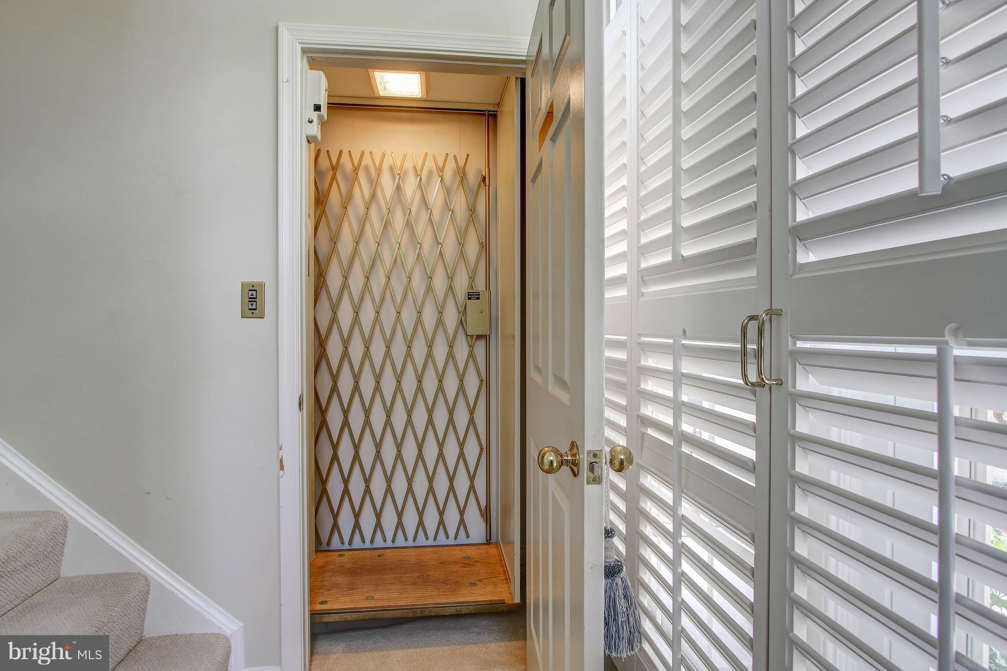 LUXBERRY COURTS - Residential