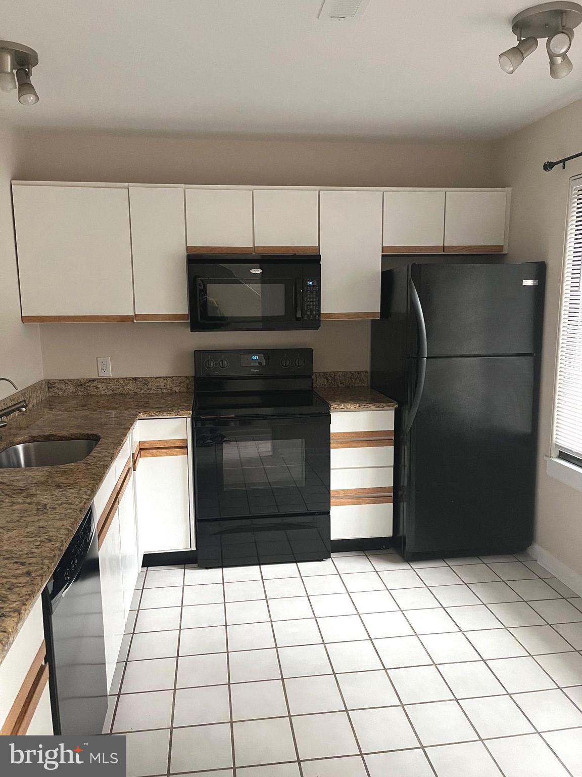 CROSSGATES - Residential Lease