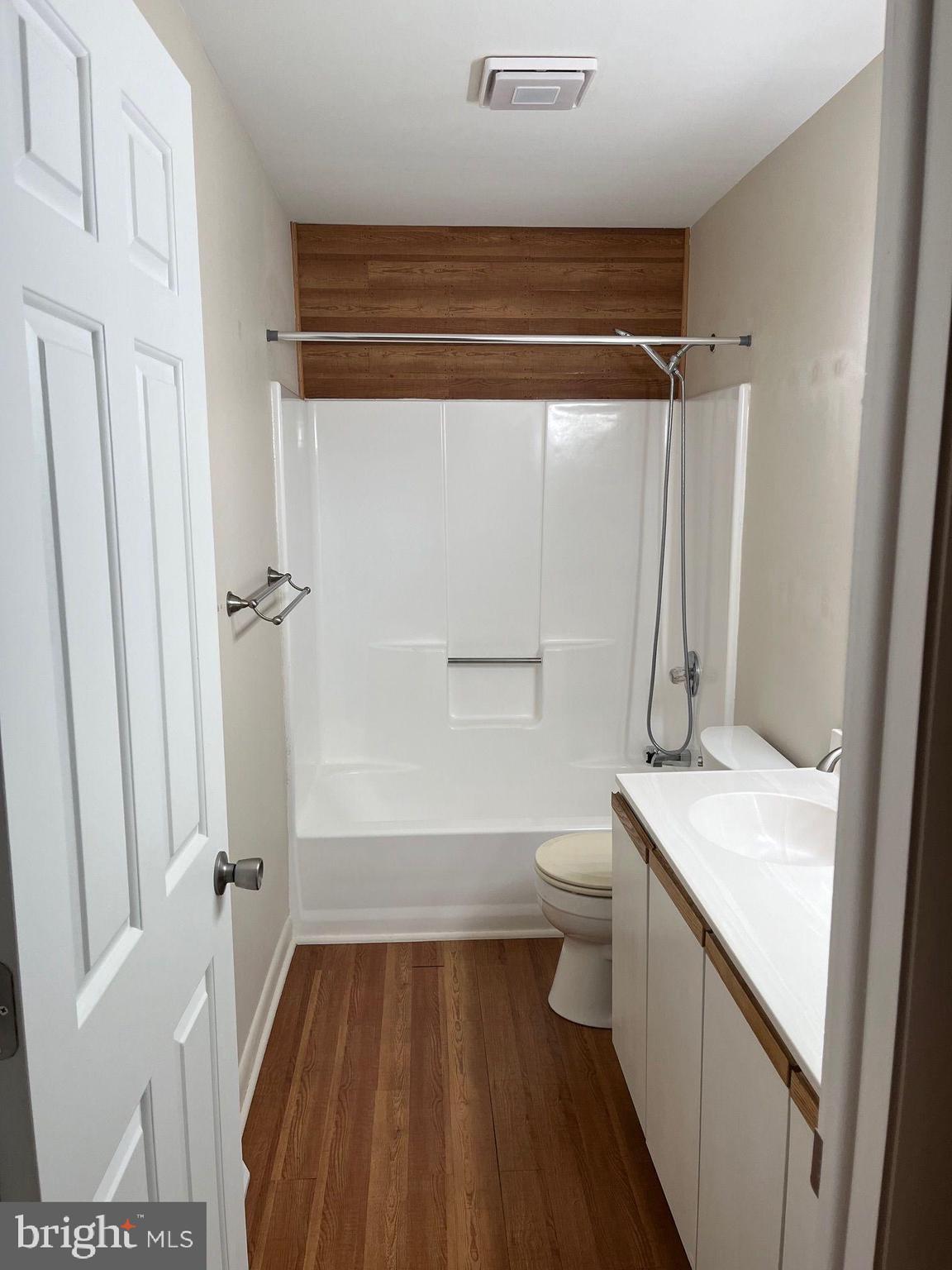 CROSSGATES - Residential Lease