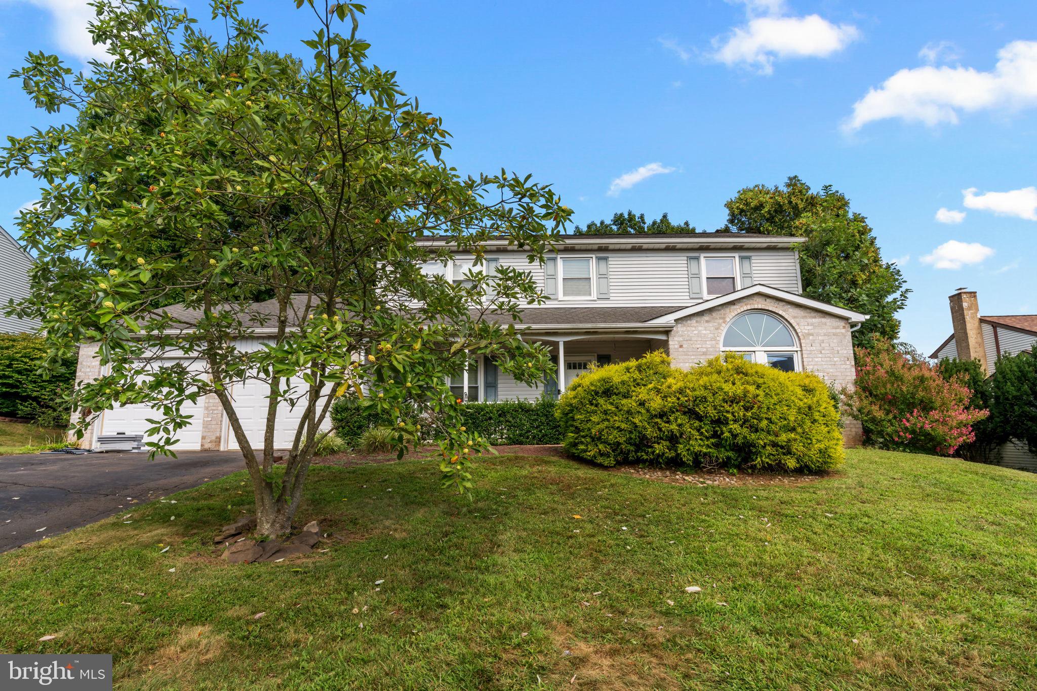 6 SPRINGWOOD PLACE