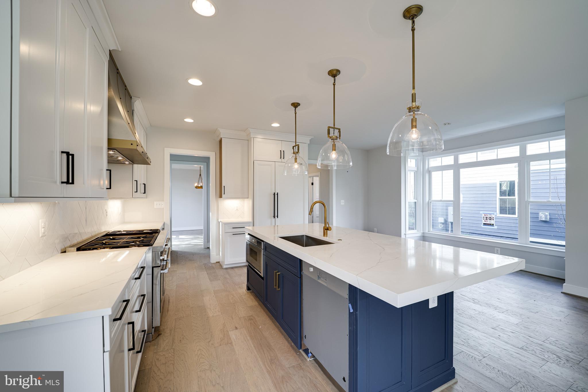 COLLINGWOOD MANOR - Residential