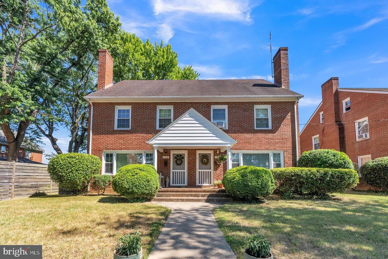 Tucked away on a quiet cul-de-sac in College Heights, this classic all-brick duplex offers both charm and a prime location. Just a short walk from the University of Mary Washington and close to downtown restaurants and shops, it’s perfect for enjoying Fredericksburg life. The VRE is a quick 10-minute bike ride away for easy commuting.
Each unit spans four levels with 4 bedrooms, hardwood floors, and a comfortable layout. The main level features a covered front porch, spacious family room, dining room, kitchen, and half bath. Upstairs are three bedrooms, including a primary suite with its own bath. The top floor offers a flexible space—ideal as a 4th bedroom, office, or studio. There's also a basement for extra storage and a screened porch with brick flooring for relaxing outdoors.
This one has the character, space, and location you’ve been looking for.