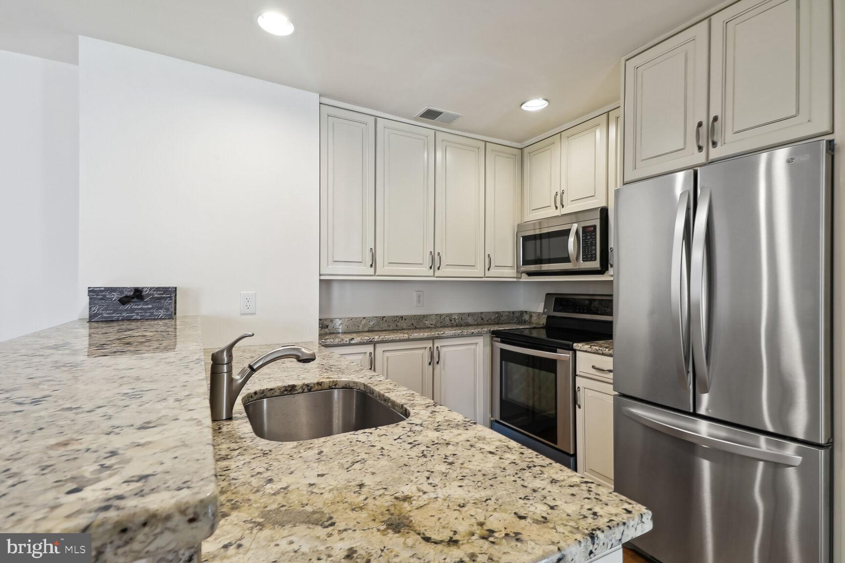 ANNAPOLIS OVERLOOK - Residential