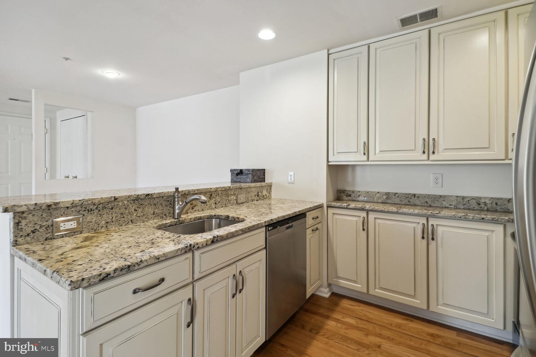 ANNAPOLIS OVERLOOK - Residential