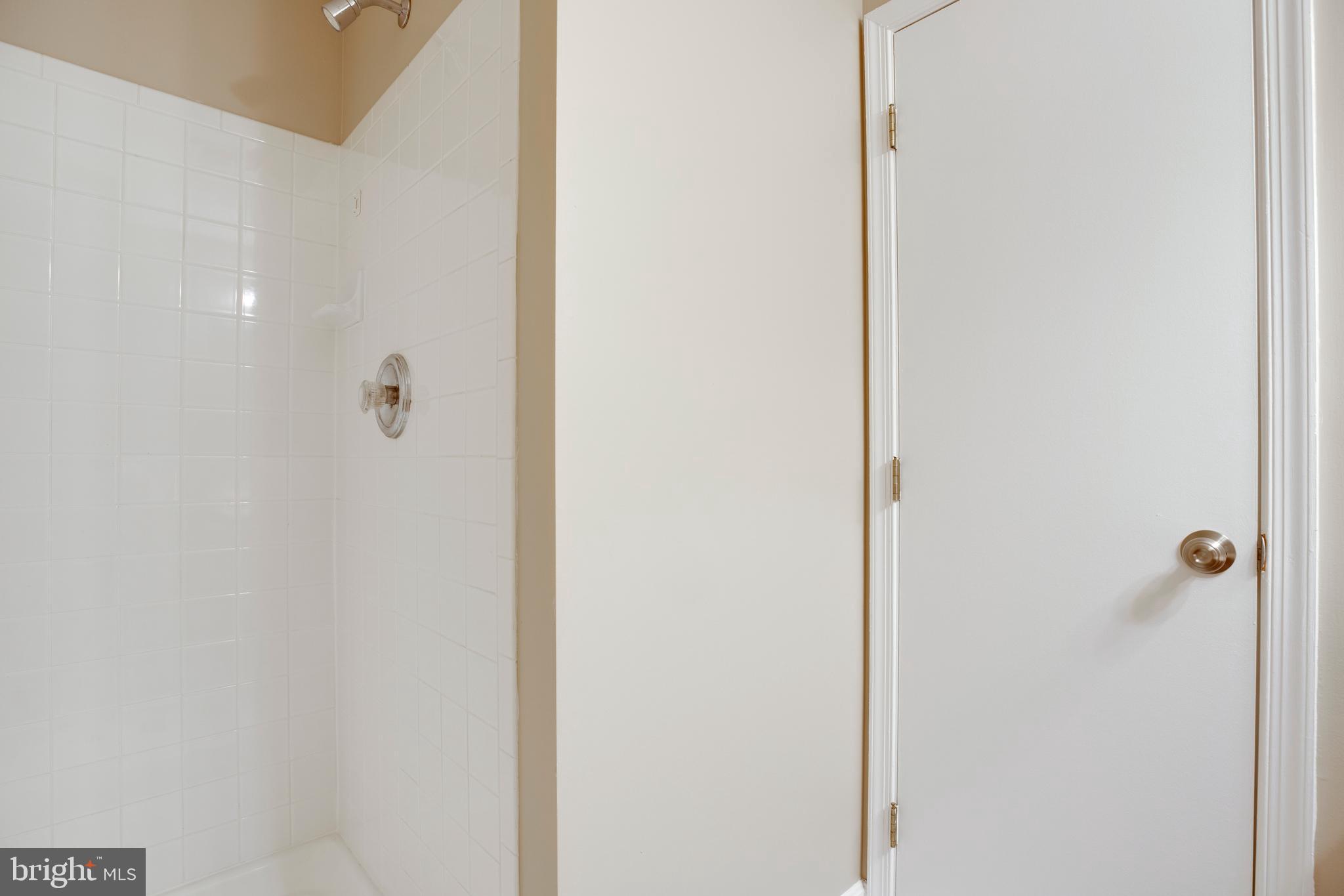 CENTRE RIDGE LAND BAY - Residential