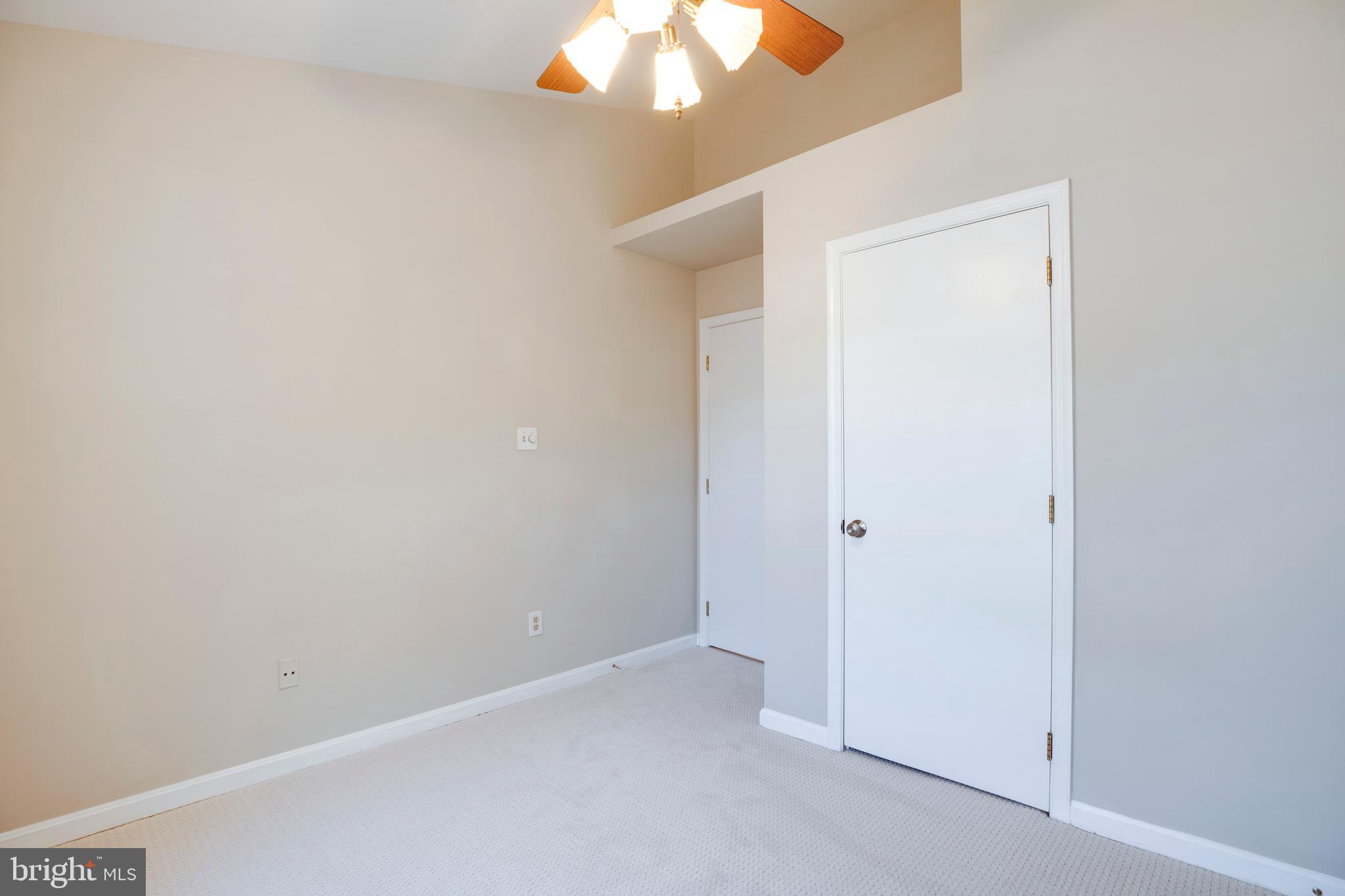 CENTRE RIDGE LAND BAY - Residential