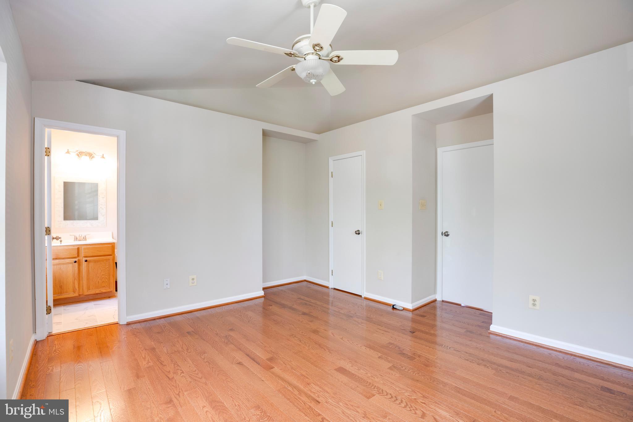 CENTRE RIDGE LAND BAY - Residential