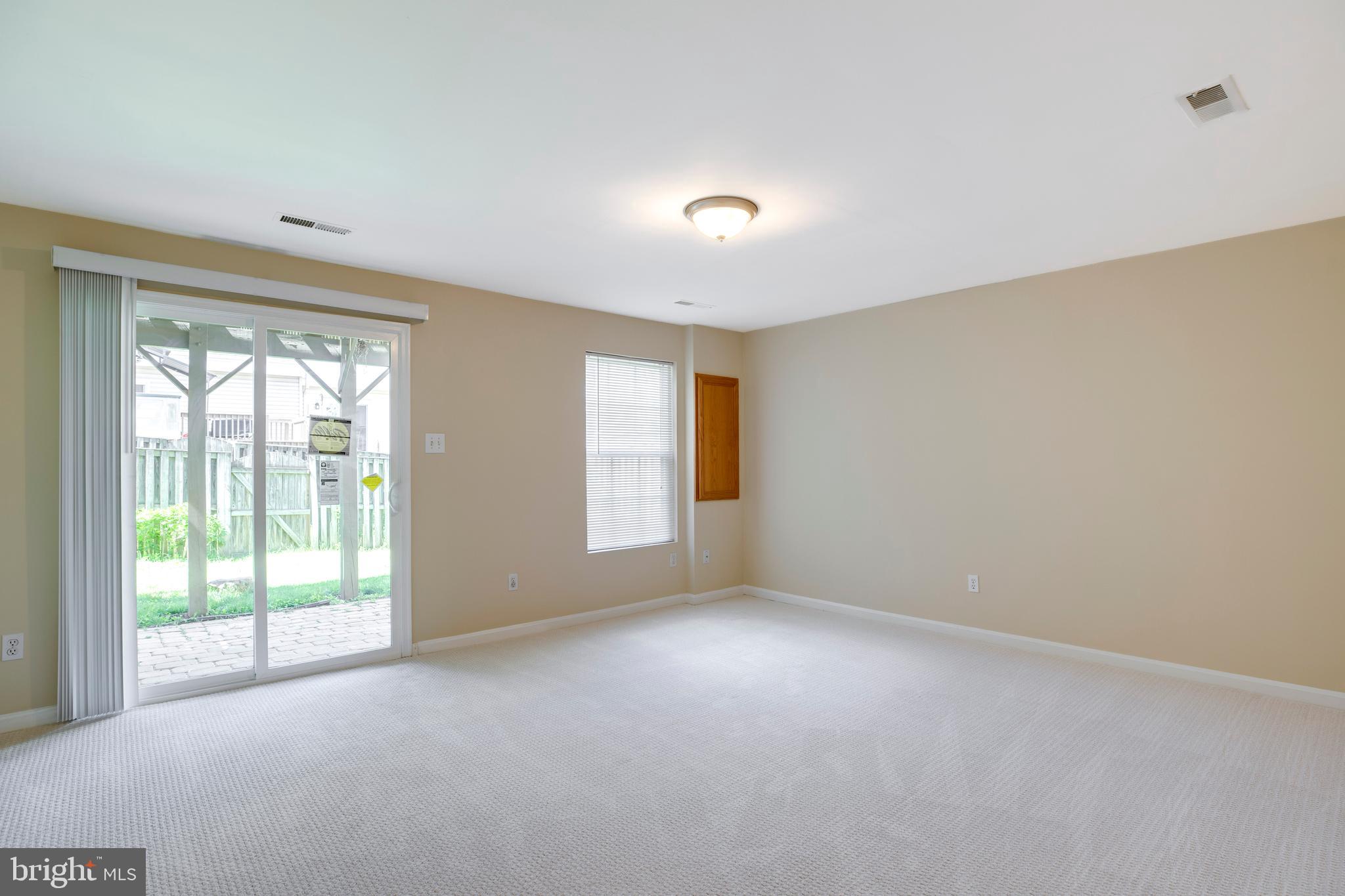 CENTRE RIDGE LAND BAY - Residential