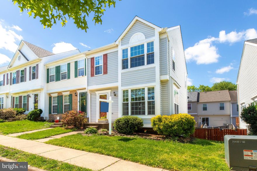 Beautiful end unit located in Centre Ridge. New Paint, Carpet, sliding door, and tiles, Gleaming hardwood floors on main level, stairs, and master bedroom, Kitchen with granite countertops with undermount sink, upgraded stainless steel appliances. custom deck off the kitchen. Rear yard fenced. 3 Bedrooms. 3.5 bathrooms, upstairs all with vaulted ceilings- Master has a walk-in closet, bay window. The den with a full bath on the lower level could double as a bedroom. Rec room walks out to fully fenced & spacious back yard & has plumbing for wet bar& hookup for gas FP. Close to shopping, pool, theaters, library, and more.