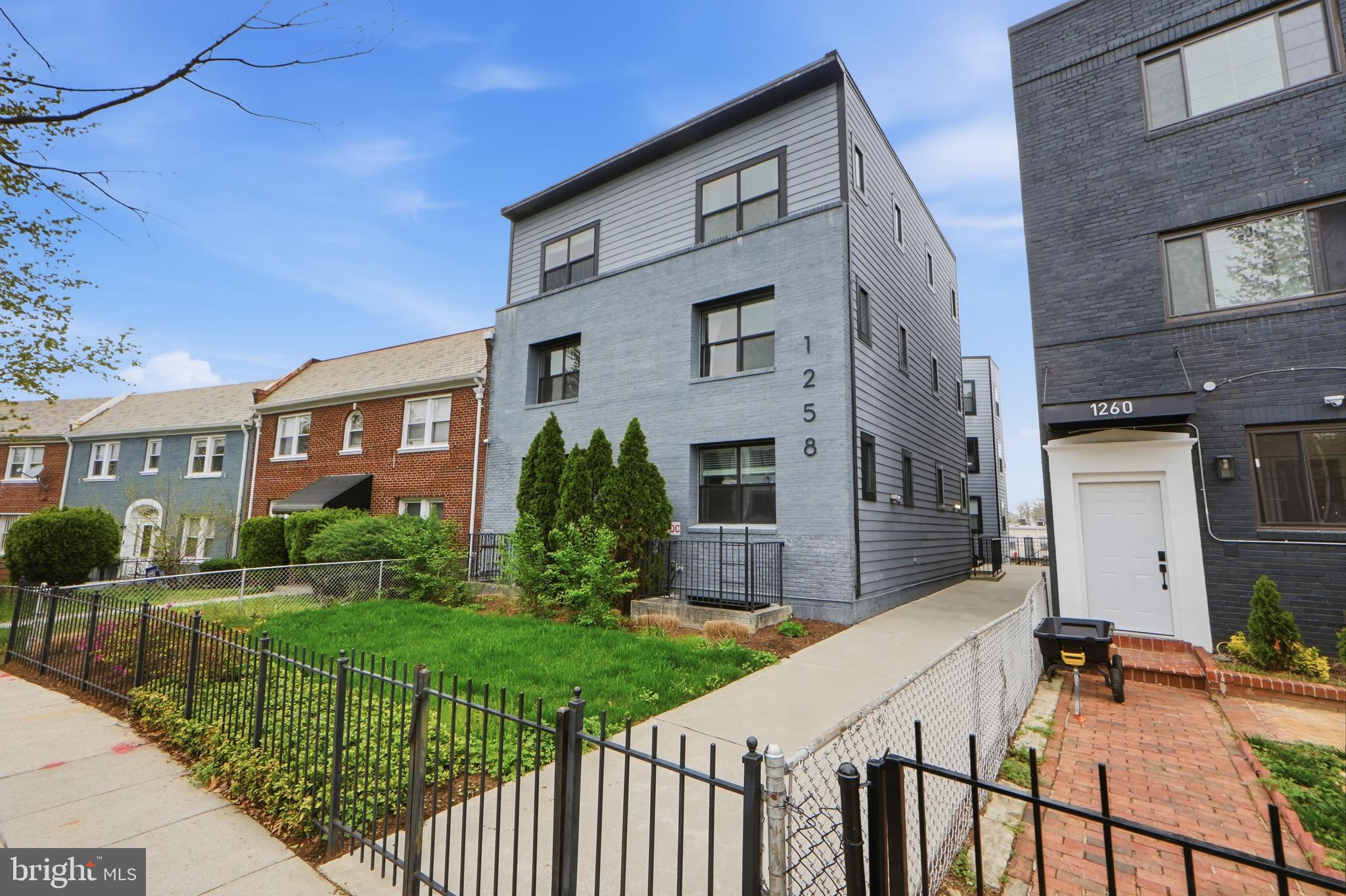 1258 HOLBROOK TERRACE NE 5