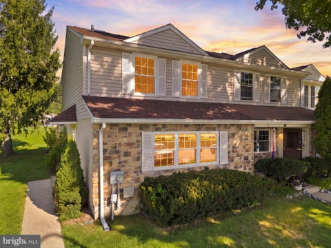 Townhouse For Sale - 736 Springfield Court<br/> Chester County, DOWNINGTOWN, PA 19335
