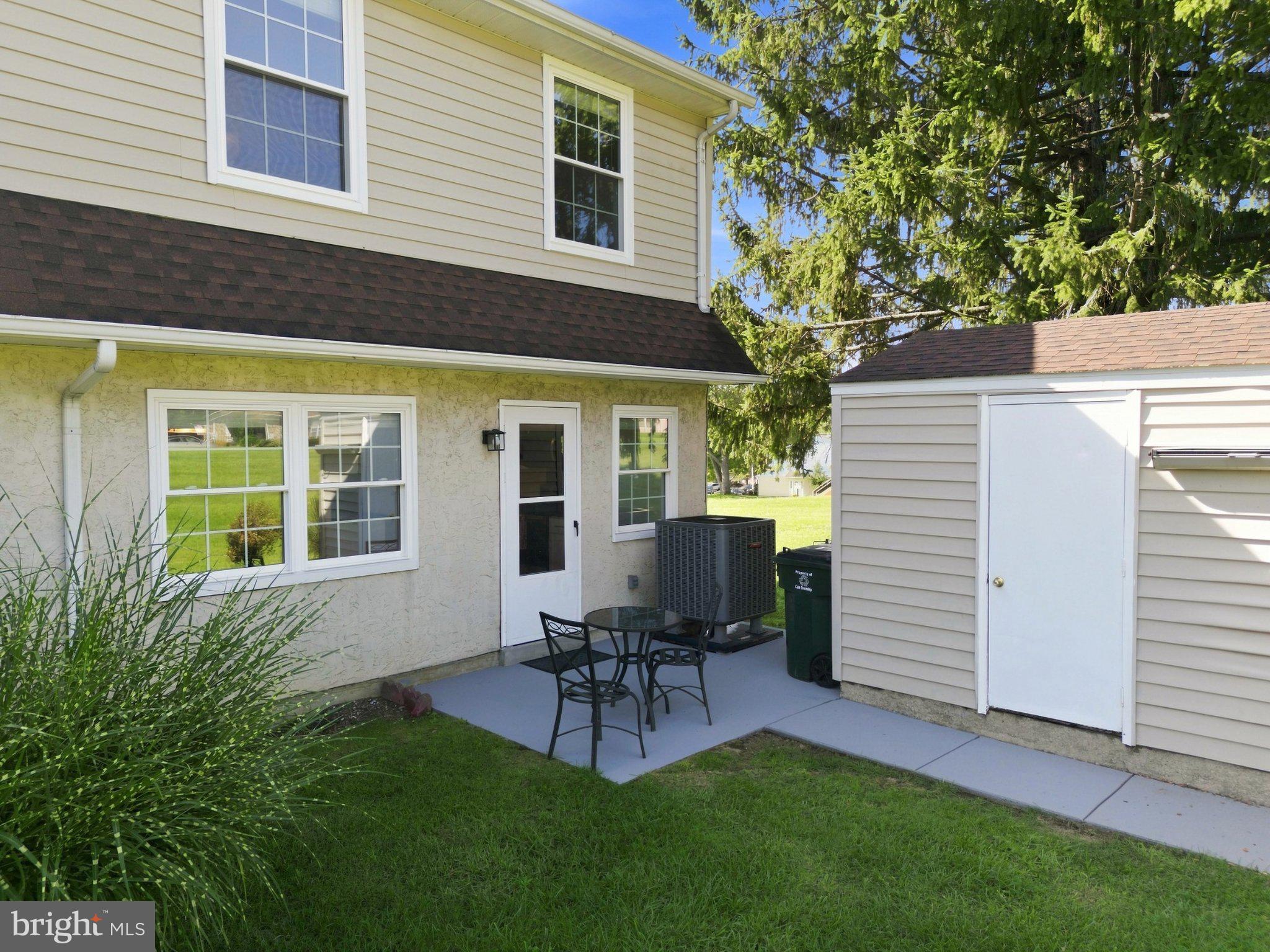 736 SPRINGFIELD COURT