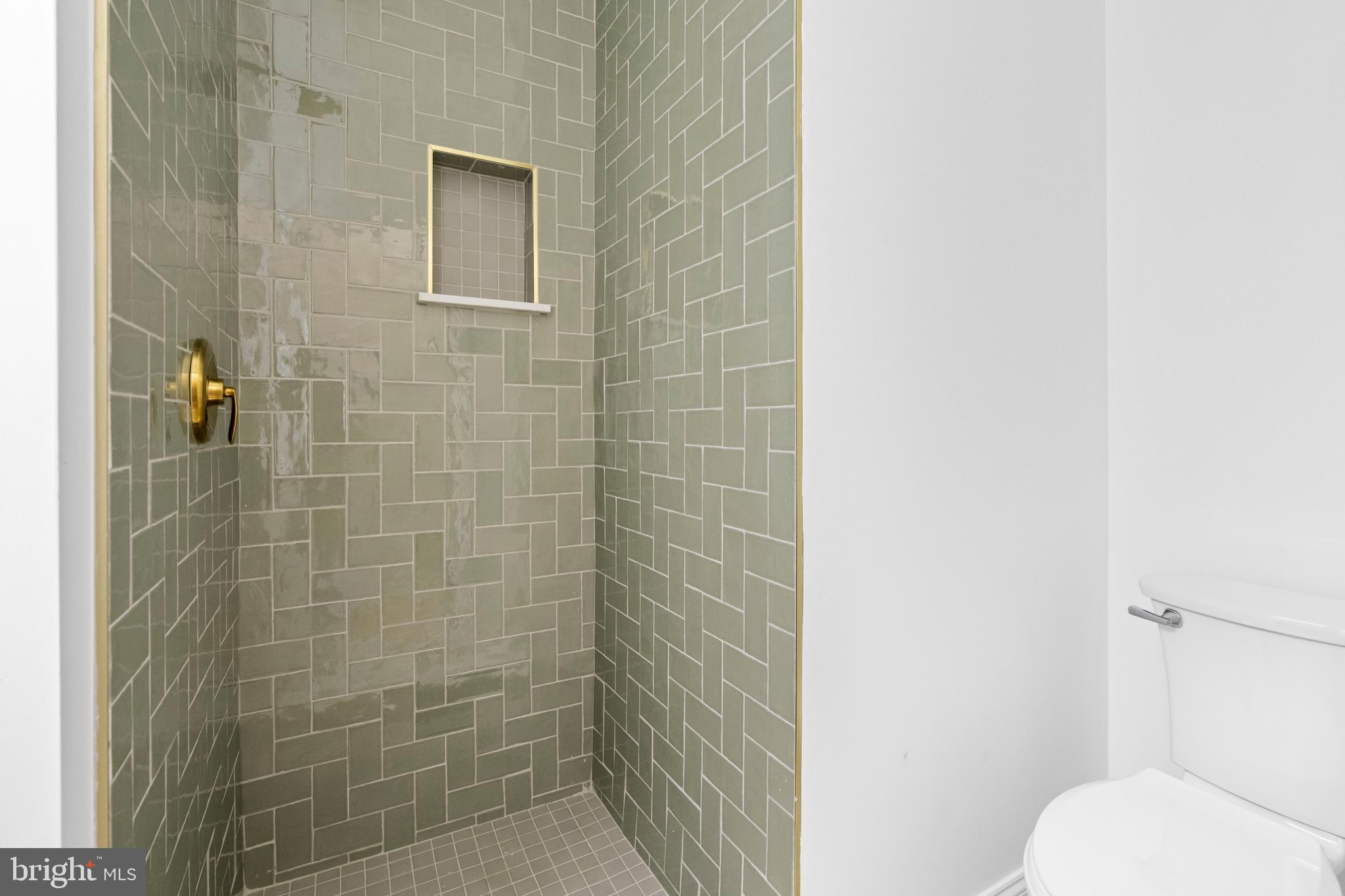 LEXINGTON - Residential Lease