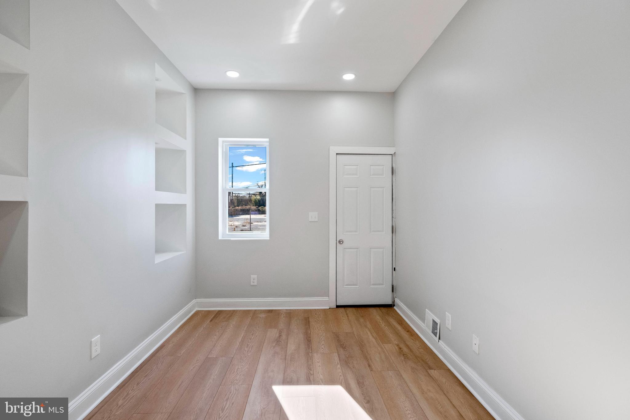 LEXINGTON - Residential Lease