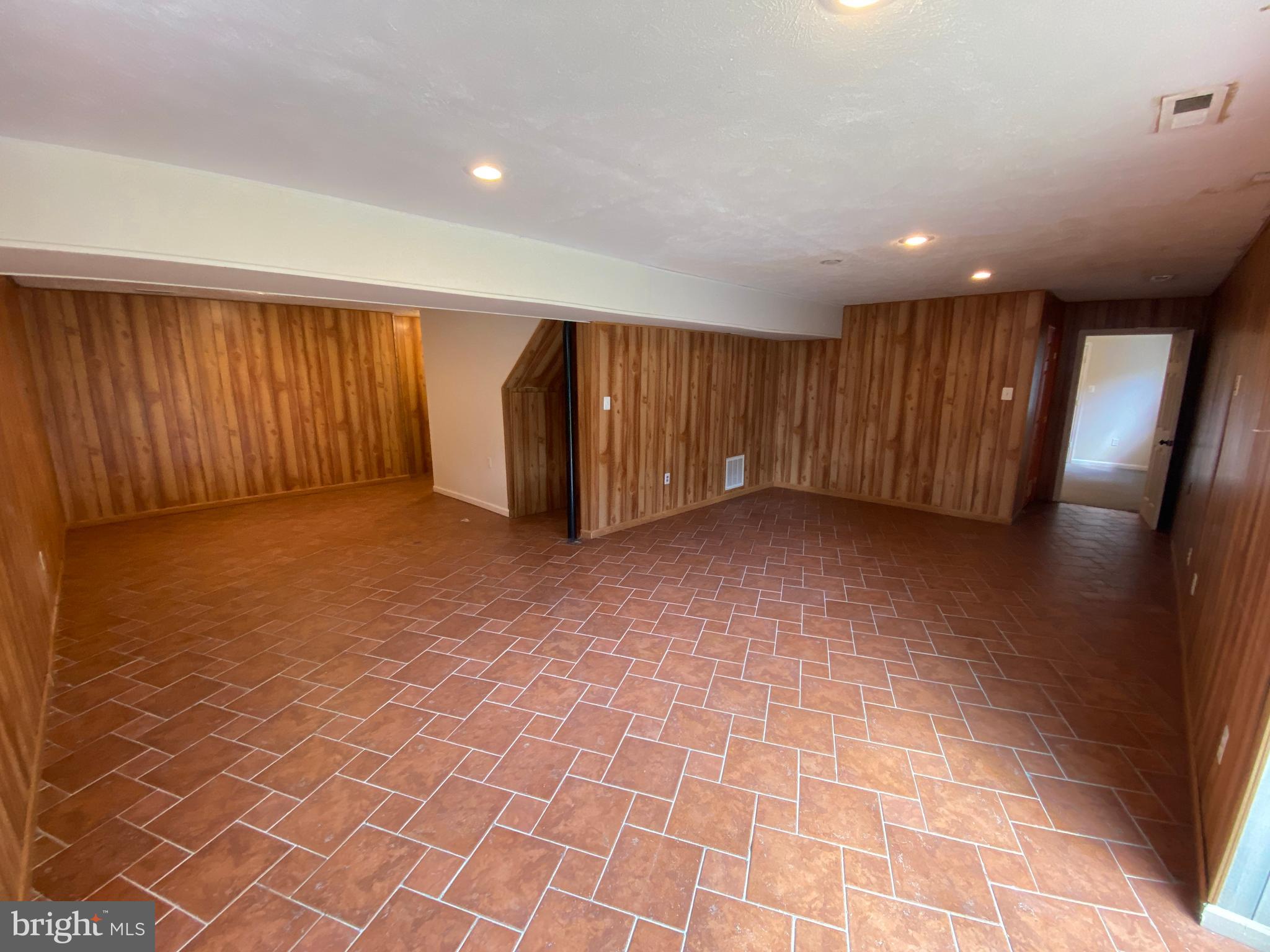 WILDERNESS SHORES - Residential Lease