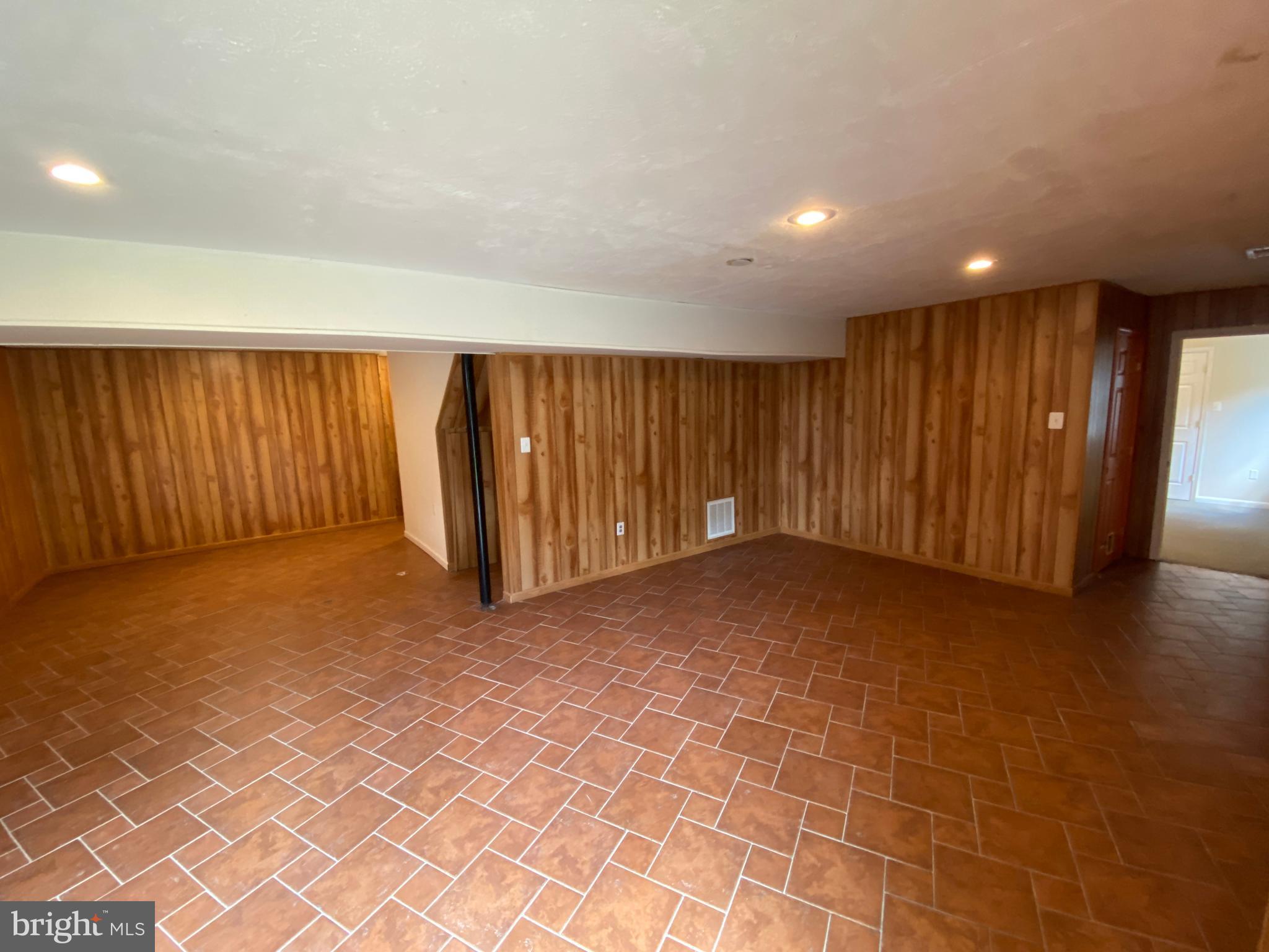 WILDERNESS SHORES - Residential Lease