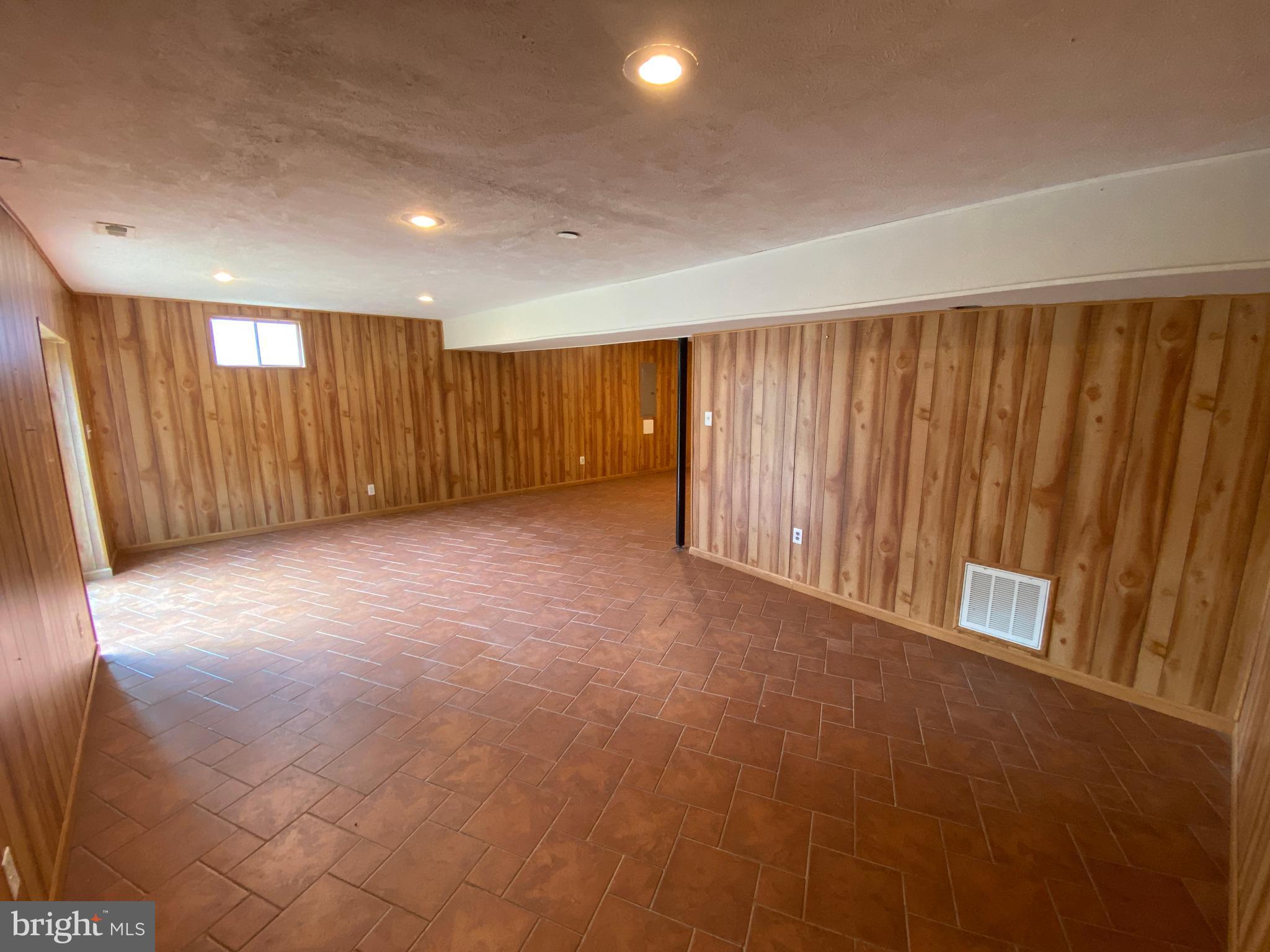 WILDERNESS SHORES - Residential Lease