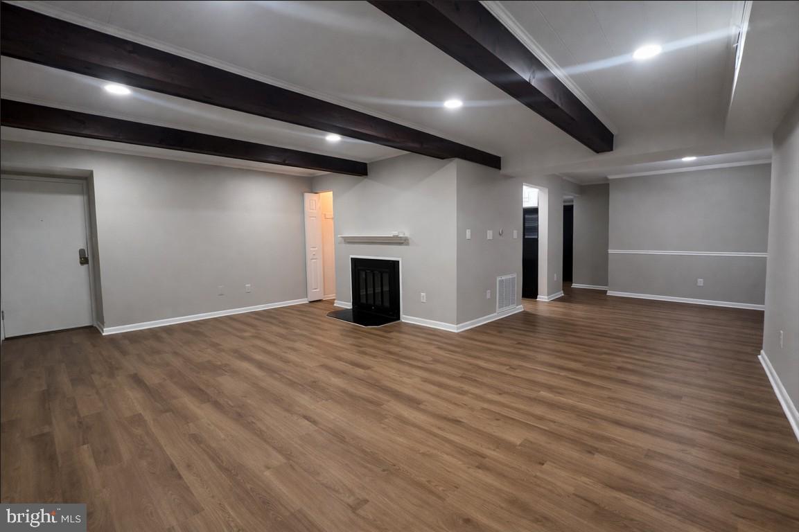 WARREN LODGE CONDOMINIUMS - Residential Lease