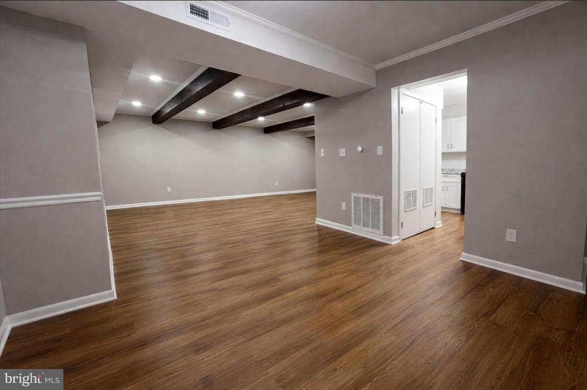 WARREN LODGE CONDOMINIUMS - Residential Lease