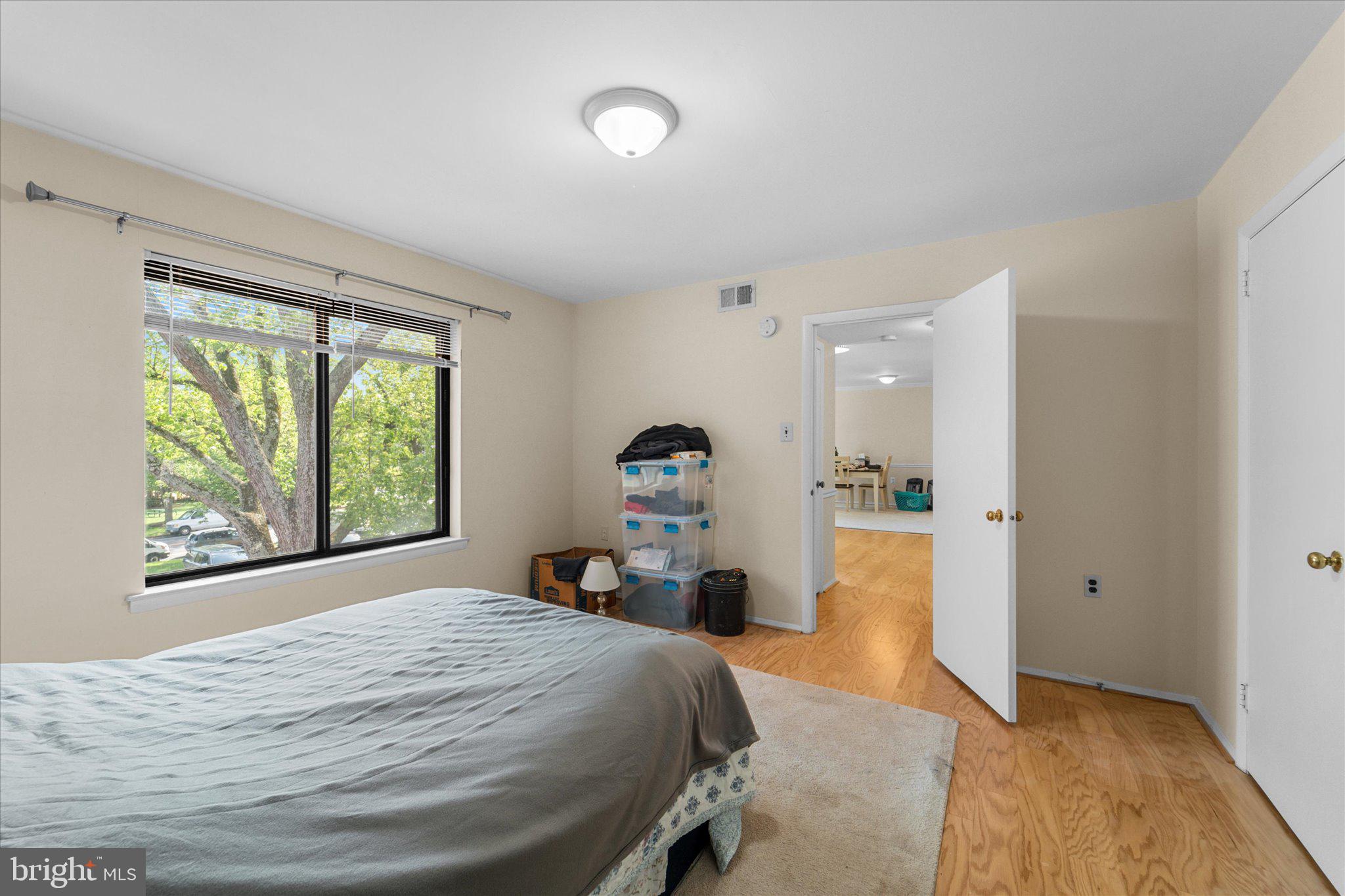 COUNTRY CLUB GREEN - Residential