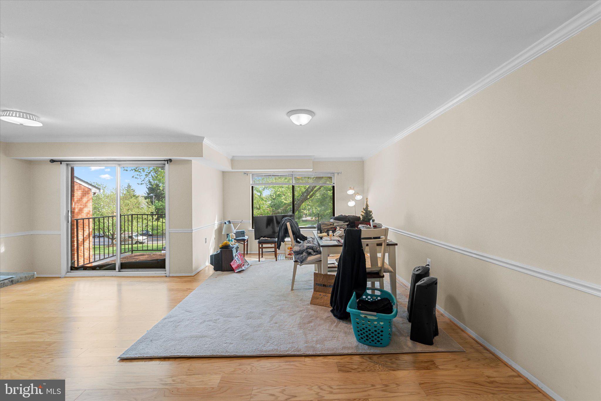 COUNTRY CLUB GREEN - Residential