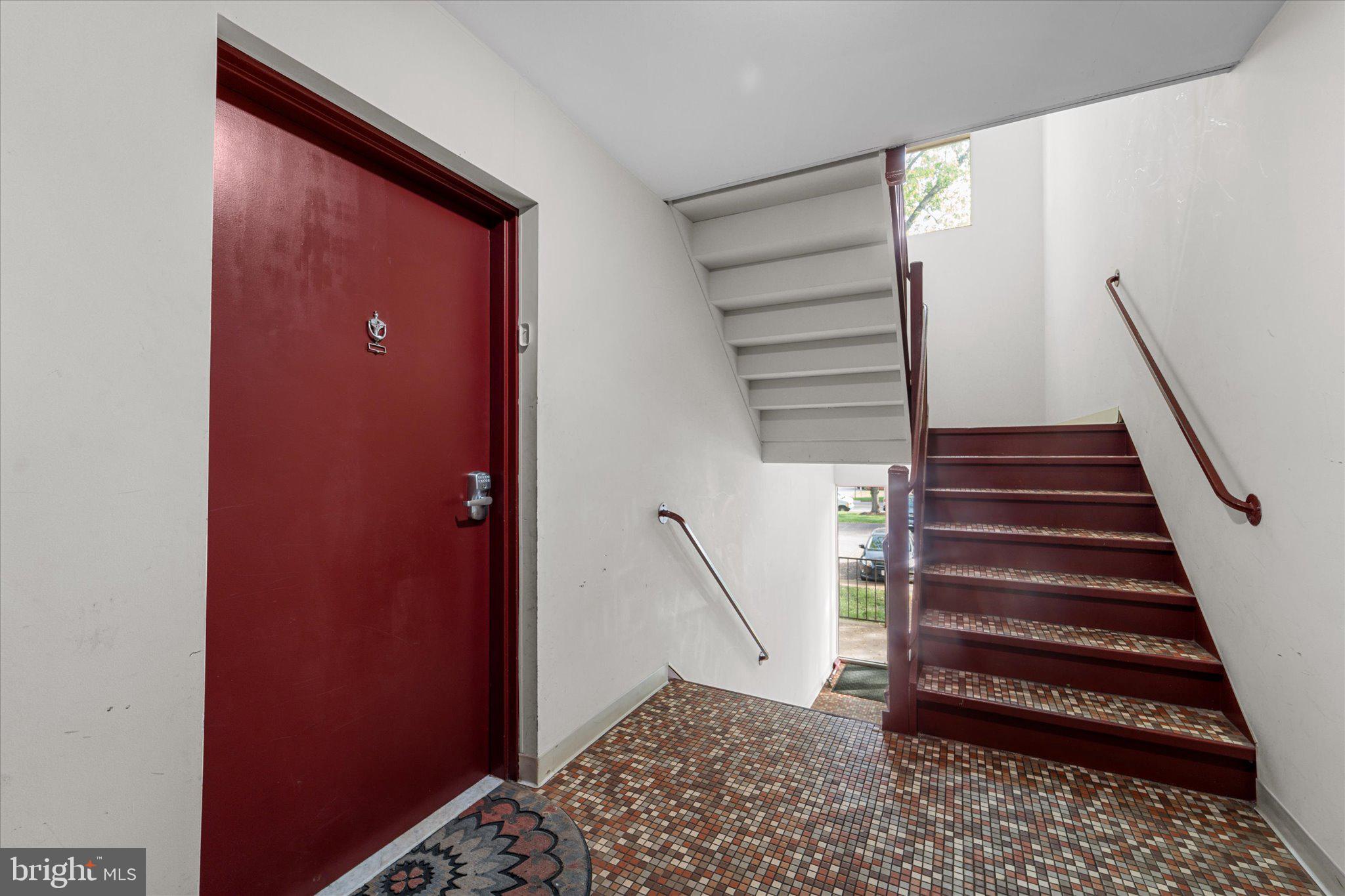 COUNTRY CLUB GREEN - Residential