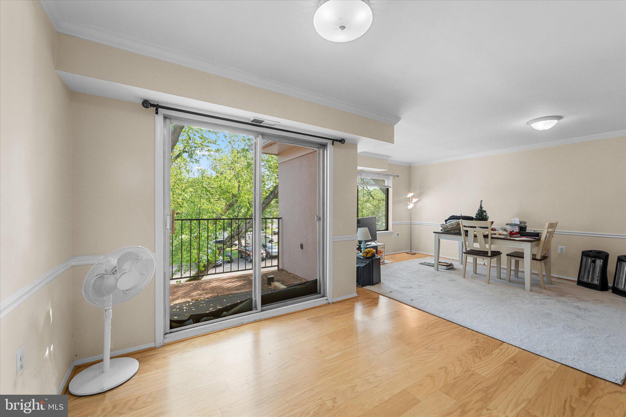 COUNTRY CLUB GREEN - Residential