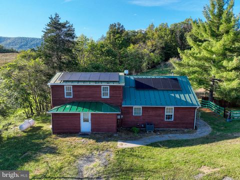 Homes For Sale - 100 Wolfs Lane<br/> FORT VALLEY, VA 22652