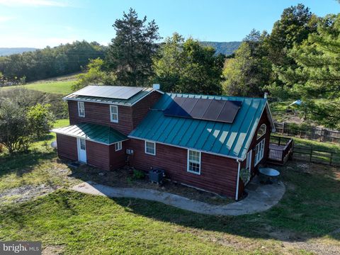 100 WOLFS LANE FORT VALLEY VA 22652