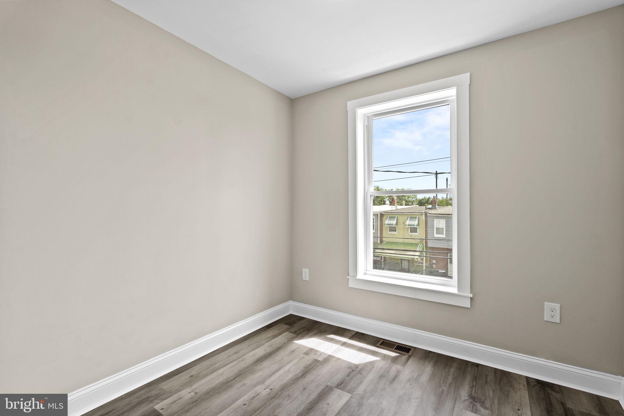 EAST SIDE - Residential