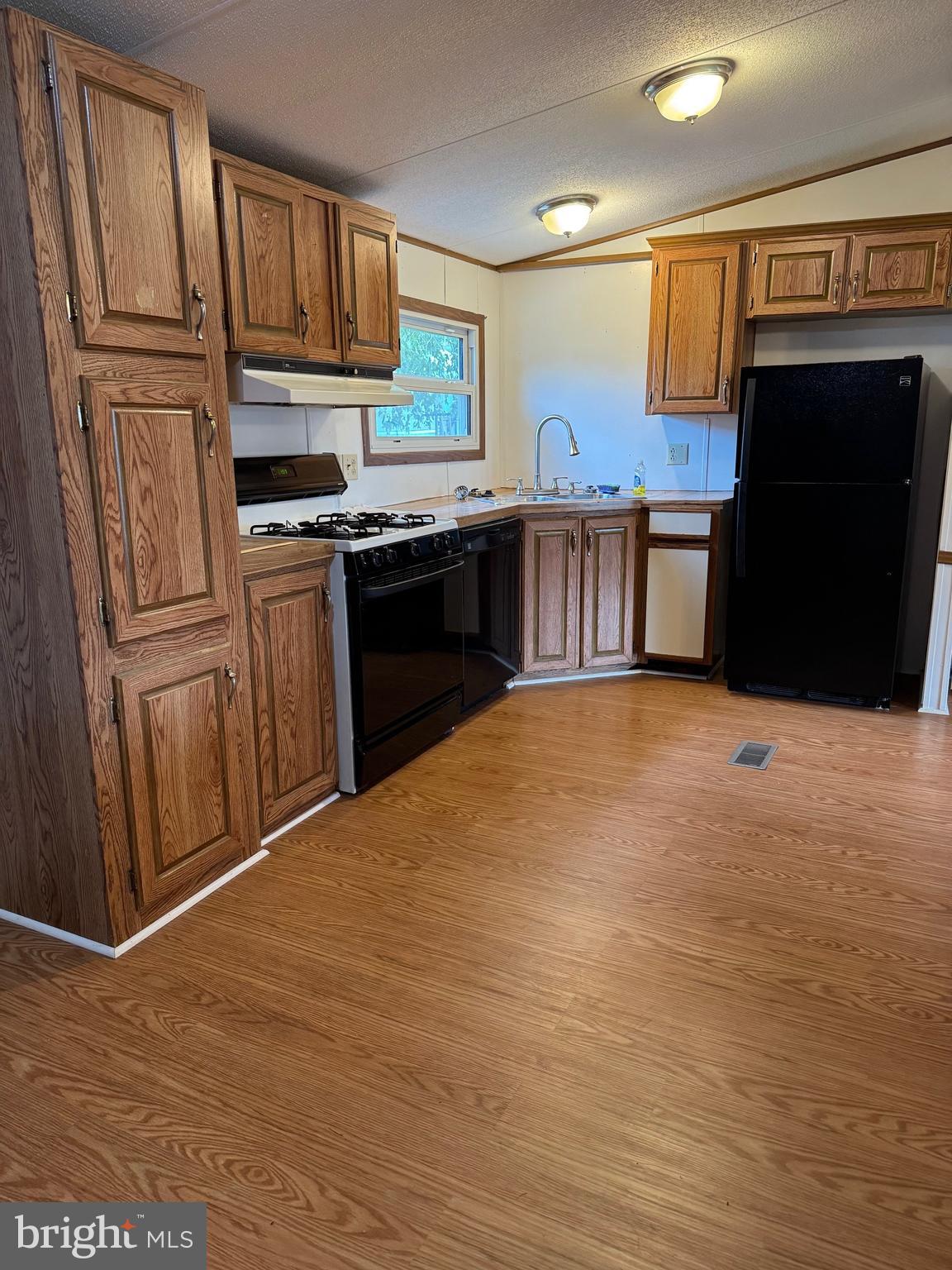 MISTY TERRACE - Residential