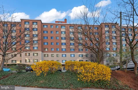 1200 S Arlington Ridge Road Unit 404, Arlington, VA MLS: VAAR2054860