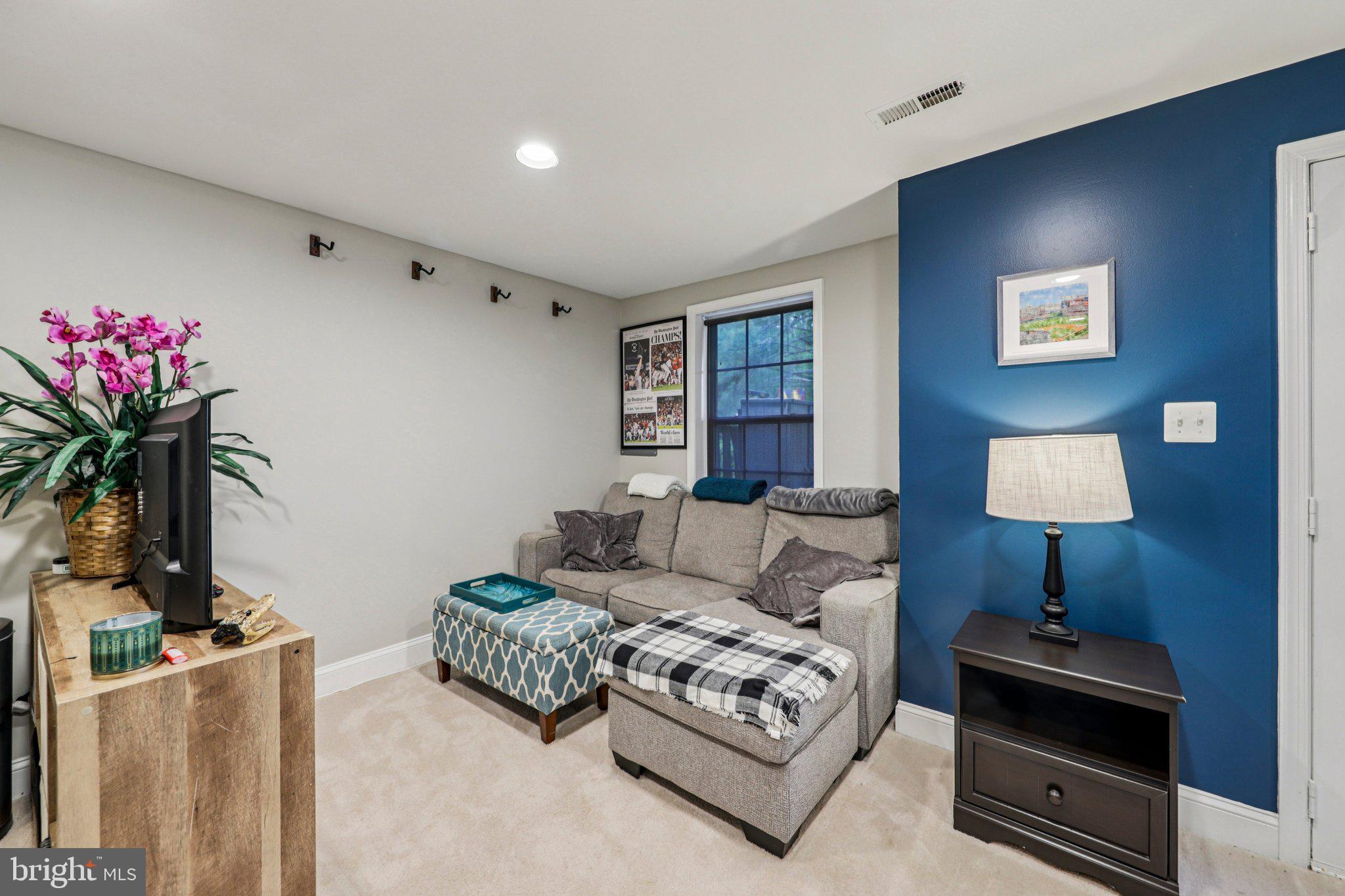 MONTCLAIR ST4 - Residential