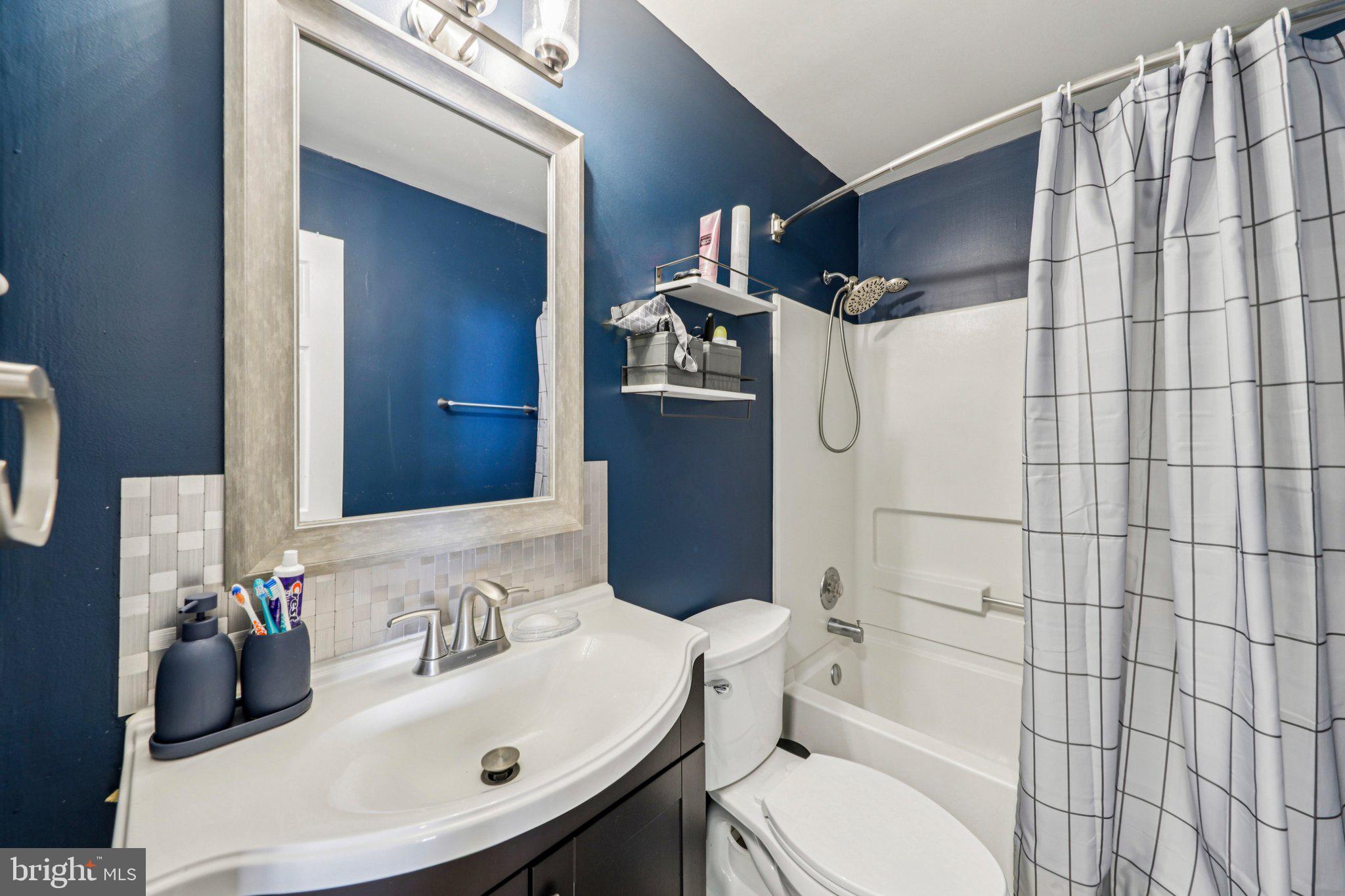 MONTCLAIR ST4 - Residential