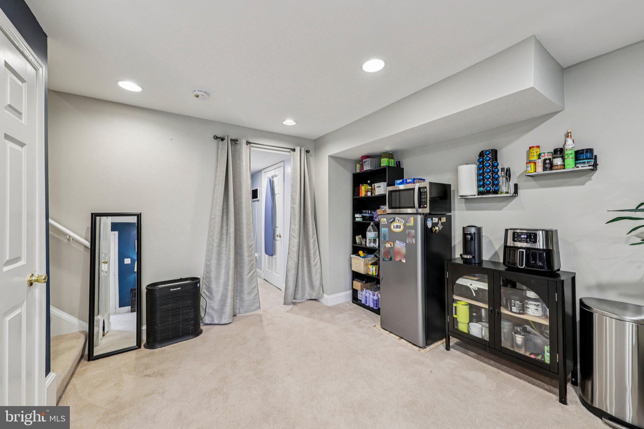 MONTCLAIR ST4 - Residential