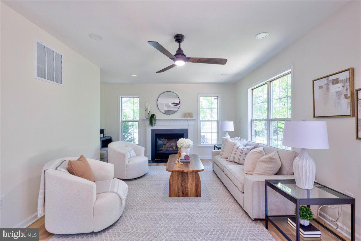 LONG BAR HARBOR - Residential