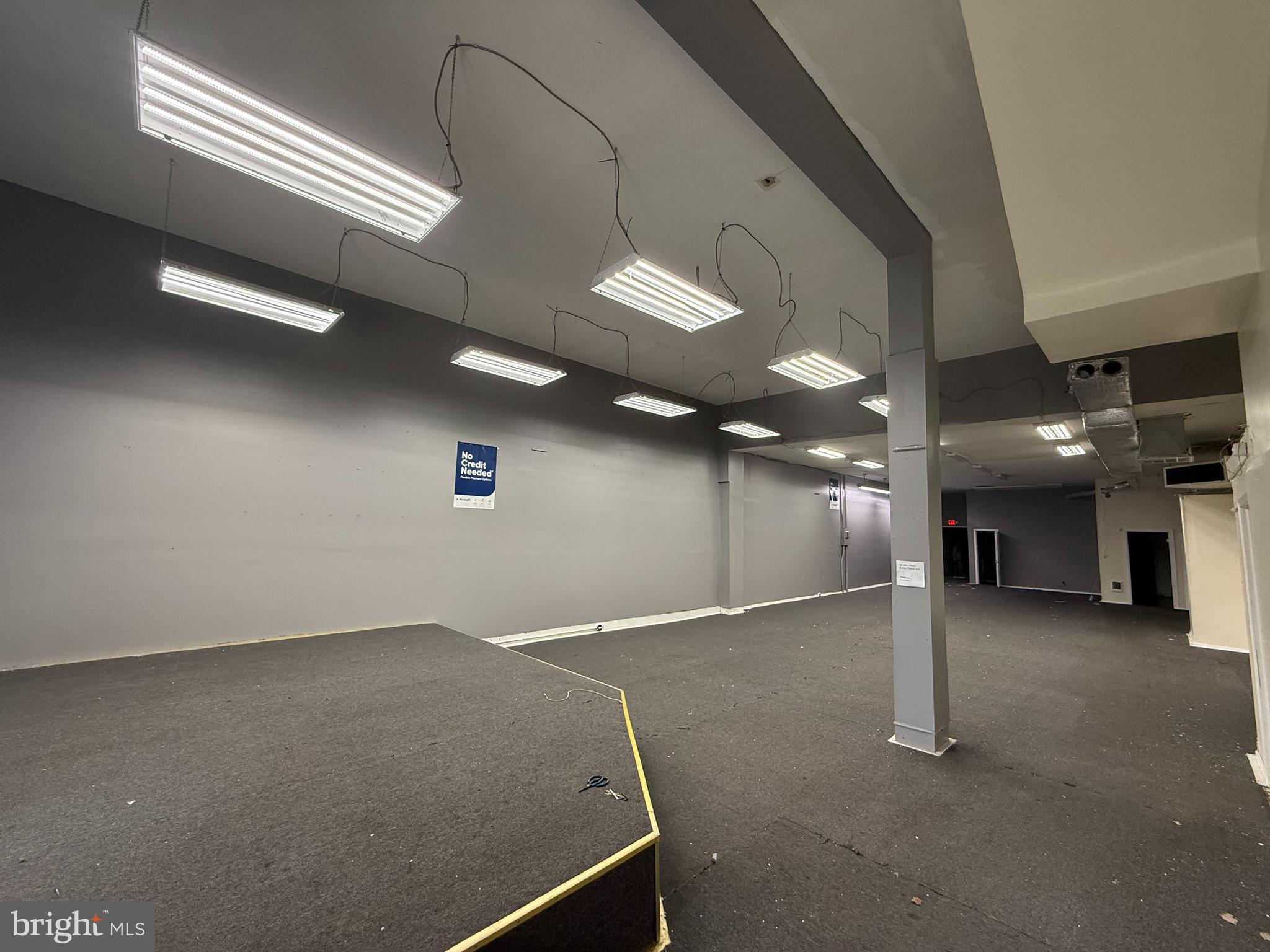 NORTH CENTRAL - Commercial Lease